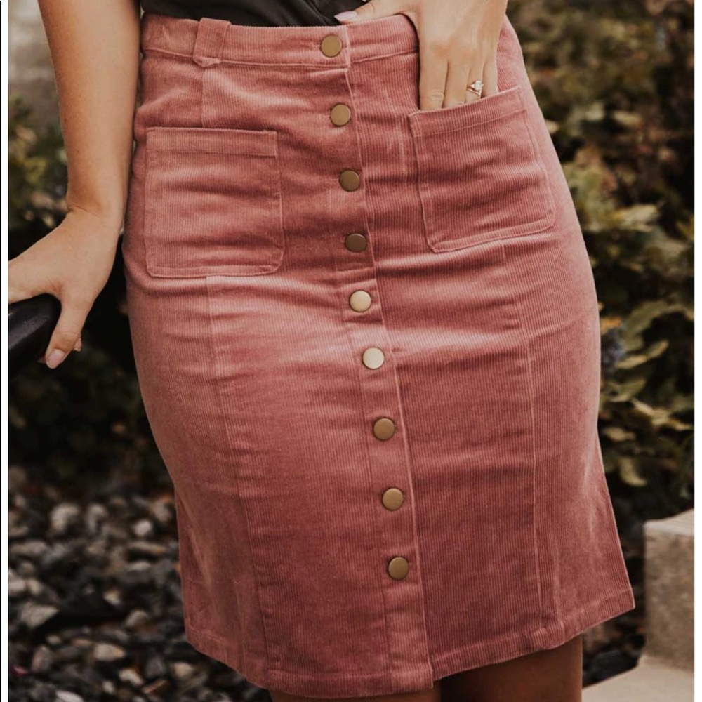 Böhme knee length pink corduroy skirt. Size medium.